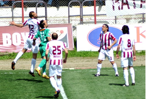 Bandırma Ünye karşısında farkı kaçırdı.2-1