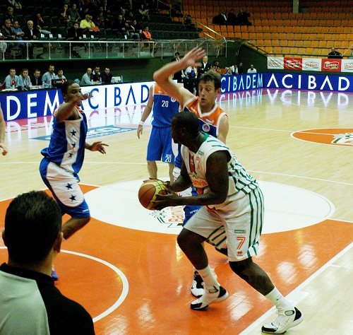 Banvit Mersin`i çifte sekizli yaptı