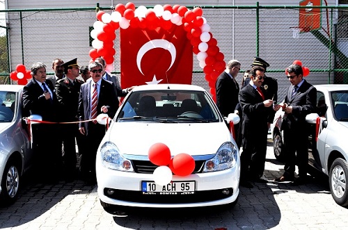 İlçe Emniyetine Araç Bağışı