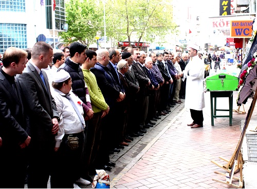 Basın müdürü Nuriye Geniş annesini kaybetti.