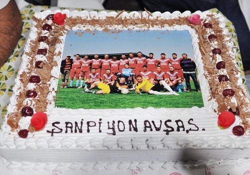 Avşaspor Şampiyonluk pastasını kesti