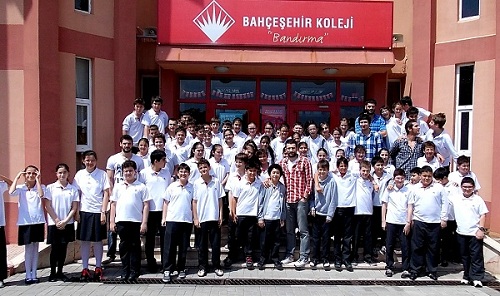 Kırmızı oyuncuları, Bahçeşehir Koleji