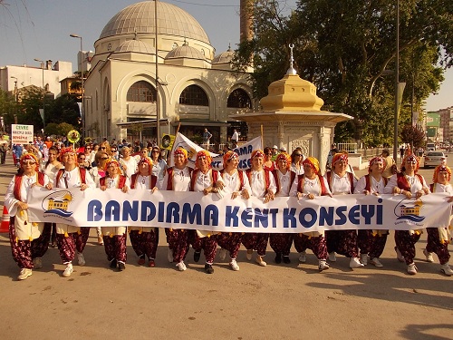 Kortejle başladı