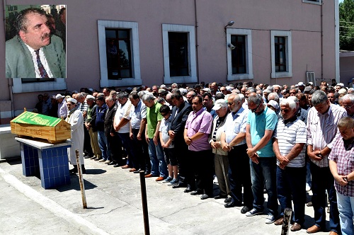 Dostları son yolculuğunda yalnız bırakmadı