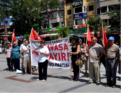 İşçi partisi başkanı Çiçek`ten savaş karşıtı eylem