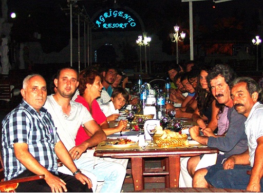 Neo Klesik mekanda iftar yemegi