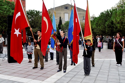 Edincik Kurtuluşunu bildik yöntemle kutladı