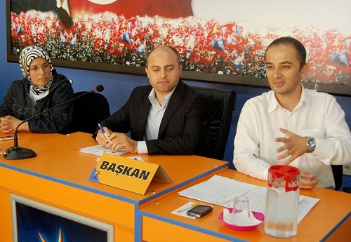 Siyaset ilmi aldılar