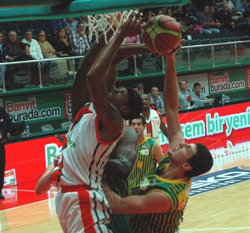 Banvit`ten Olin`e bayram hediyesi yok 62-51