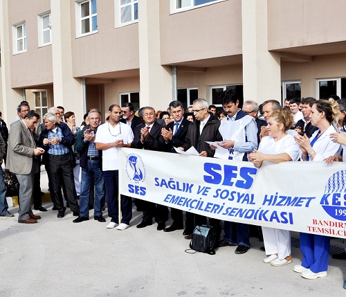 Devlet Hastanesi önünde basın açıklaması