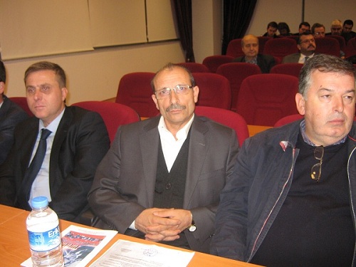 Turhan gitti, Özüak geldi