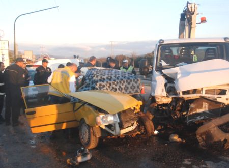 Havran`da kaza 1 ölü 2 yaralı