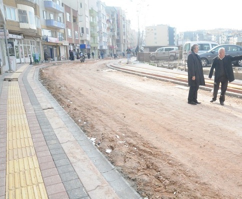 Yol düzenleme çalışmaları devam ediyor