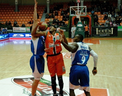 Banvit Royal Halı`yı sevdi