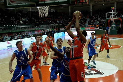 Banvit: 80 Türk Telekom: 72