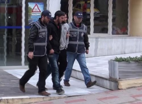 1 kilo esrar yakalandı 