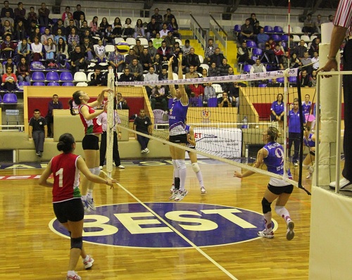 SULTANLAR İZMİR`DE KAYIP 0-3
