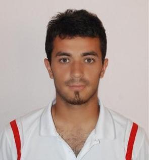 Defans`ta başladı, Sağ kanatta sürdürüyor.
