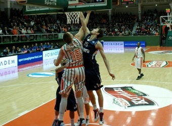 Banvit üçte iki yaptı