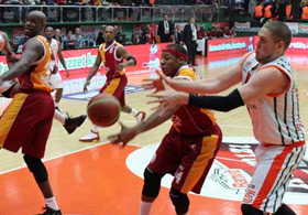 Banvit Eskişehir`de GS Medical Park etti 68-81