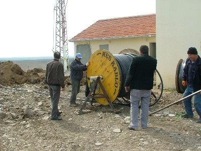 Kablo hırsızları suçüstü ele geçti