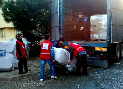 Hatay Reyhanlı`daki sığınmacılara Bandırmadan destek