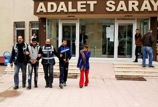 1 lira için cezaevindeler