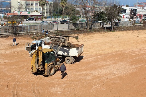 BAŞBAKANIN MİTİNG İÇİN ÖZEL OTO PARK
