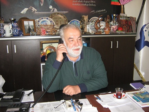 Bozoğlu, yoktan var ediyor