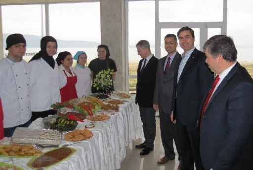 Erdek M.Y.O. öğrencileri hünerlerini sundu.