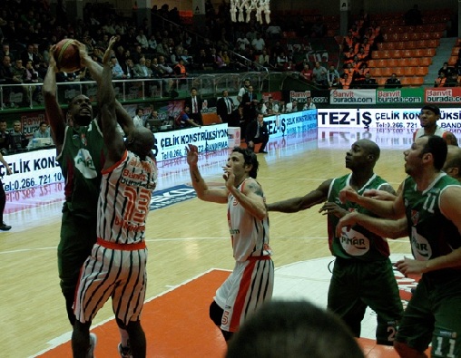 Banvit evinde vurgun yedi