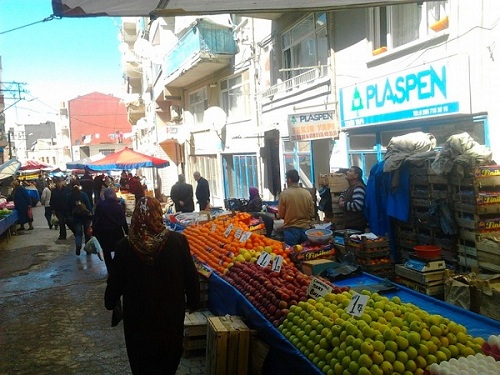 Boş pazar yerleri satılıyor