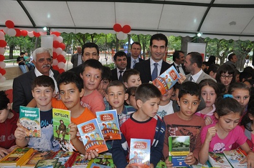 Gönen`de Kitap Fuarı