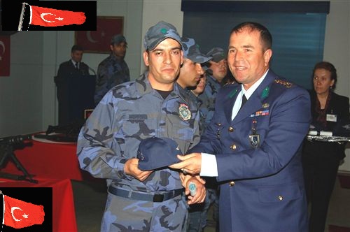 Engelli gençler çakı gibi asker oldu