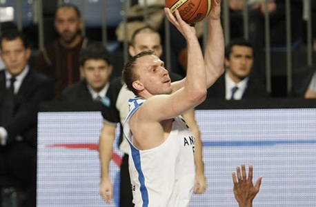 Anadolu Efes 72  Banvit 70