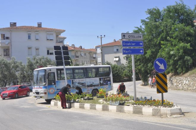 Park ve bahçeler güncelleşiyor