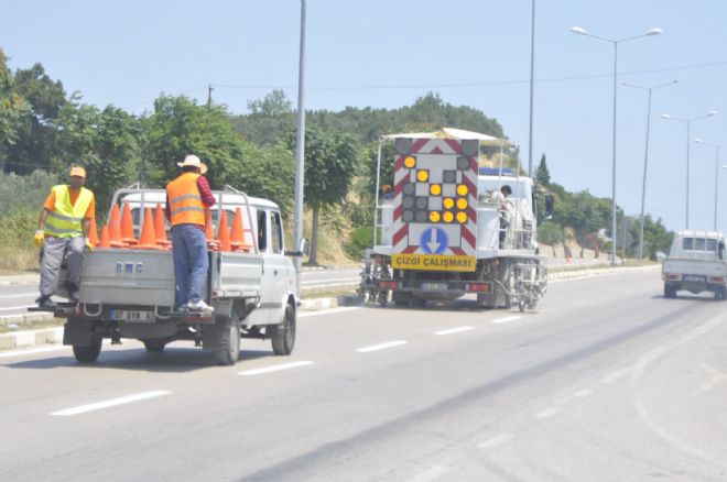 Yol çizgileri yenilendi.