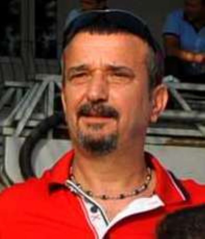 Adaylığını açıkladı