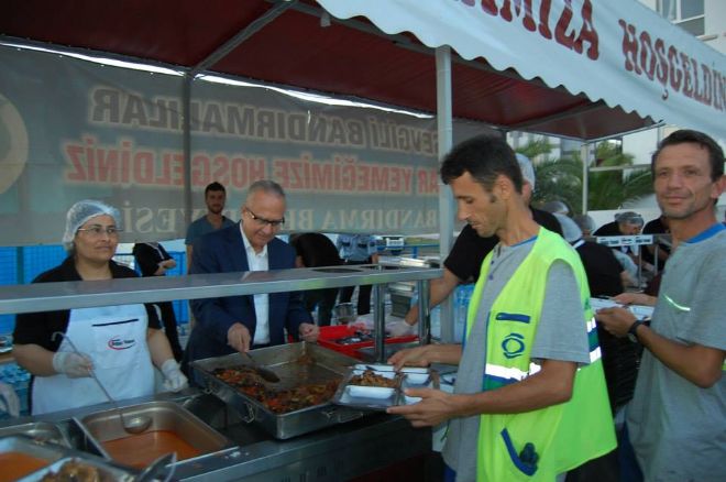 Başkan`dan bol kepçe