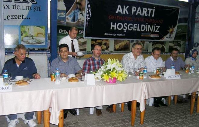 Salı Pazarında İftar sofrası