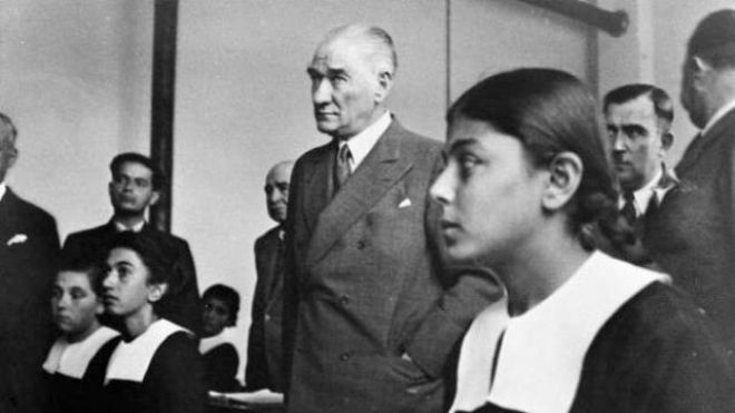 Atatürk posteri yok