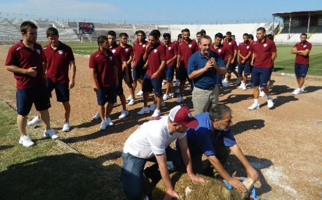 Bandırmaspor 2013-2014 futbol sezonunu açtı.