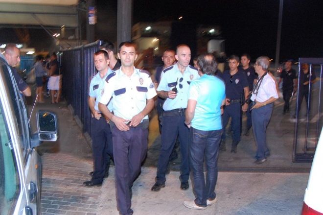 ÇEVİK KUVVET MÜDAHALE ETTİ.