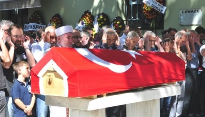 Karahan Toprağa Verildi