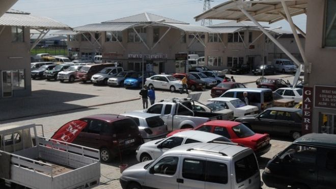 İkinci el oto pazarı yeni yerinde 