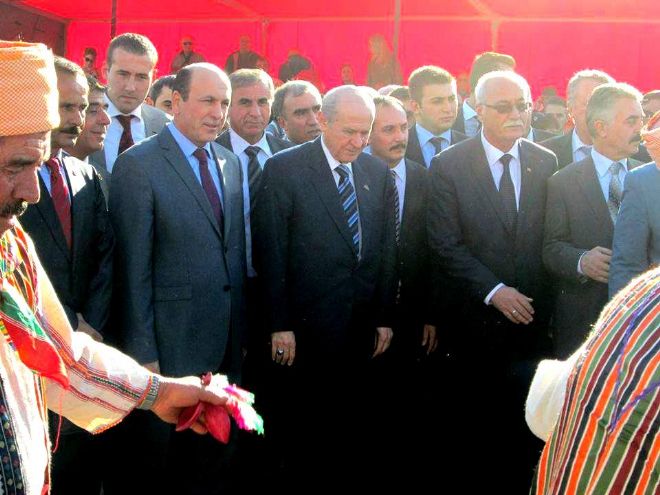 Bahçeli`de izledi