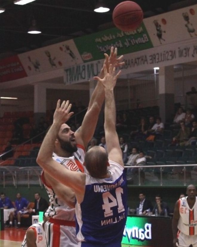 Banvit, 86-60 kazandı.