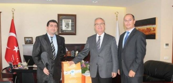 Ceza evine bağlama ve kitap bağışı yapıldı