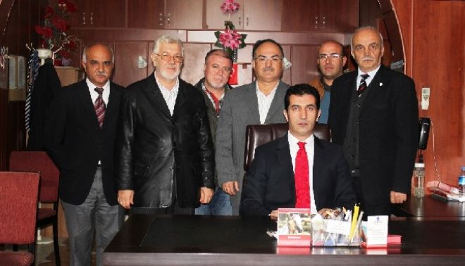 Kaymakam Parlak`tan, Kızılay`a ziyaret