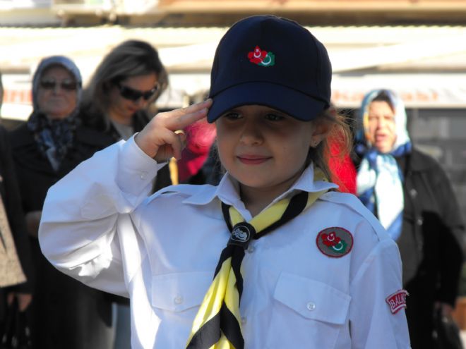  Halk Ata`sına koştu